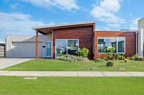 Imagine - Accommodation in Brisbane 0