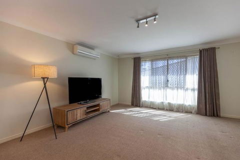Immaculate House, Indulgent Living! - Accommodation in Brisbane 1