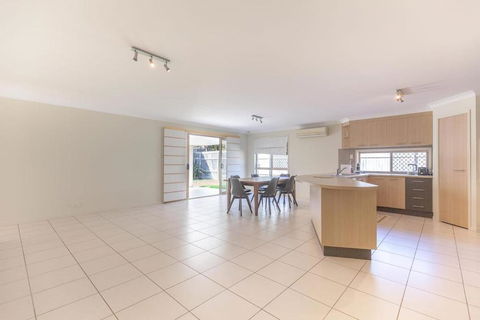 Immaculate House, Indulgent Living! - Accommodation in Brisbane 3
