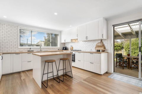 Impressive Eastside Cottage - Close To CBD - Accommodation in Brisbane 1
