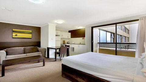 In The City Studio At College St - Accommodation in Brisbane 1