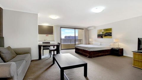 In The City Studio At College St - Accommodation in Brisbane 0