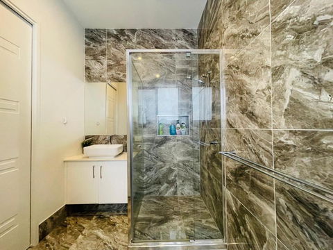 Independent Room With Onsuite And Small Kitchen - Accommodation in Brisbane 2
