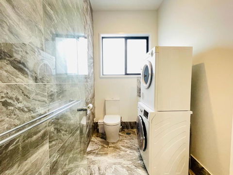 Independent Room With Onsuite And Small Kitchen - Accommodation in Brisbane 1