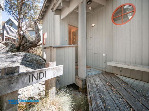 Indi Chalet - Accommodation in Brisbane 2