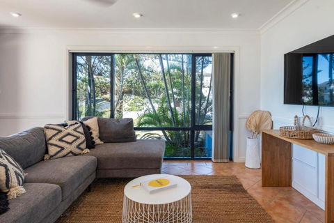 Indigo Terrace Two - Oceanstays - Accommodation in Brisbane 2