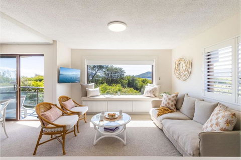 Intrepid 14 Unlimited Magnificent Water Views - Accommodation in Brisbane 3