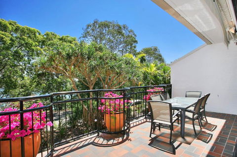 Inviting Balcony, Tranquility By The Beach - Accommodation in Brisbane 1