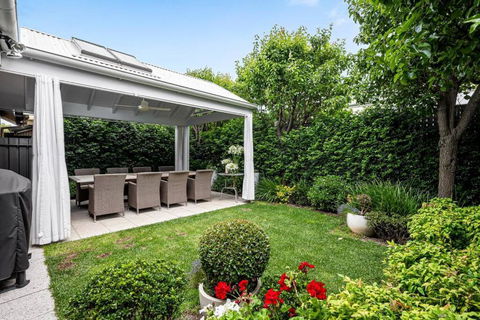 Iris @ Norwood - Luxe 4BR - Accommodation in Brisbane 2