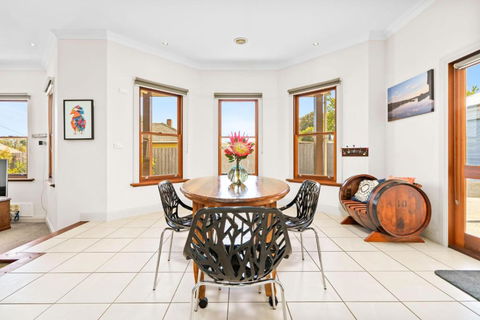 Ironbark Abode - Accommodation in Brisbane 1