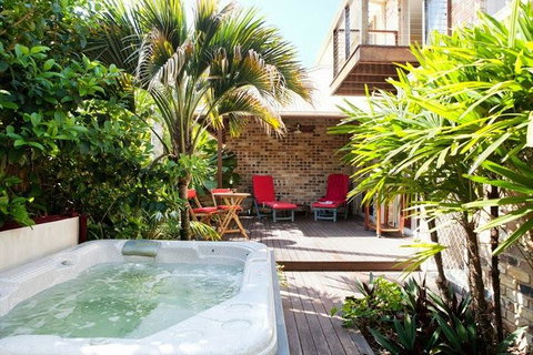 Akai Hana - Accommodation in Brisbane 0