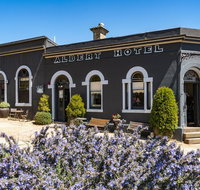 Albert Guest House and Mills Spa Suites - Accommodation in Brisbane