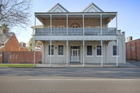 Albury Suites - Waterstreet