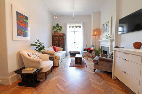 Alcaston House - Parliament House 300m, WiFi, Netflix - Accommodation in Brisbane 0