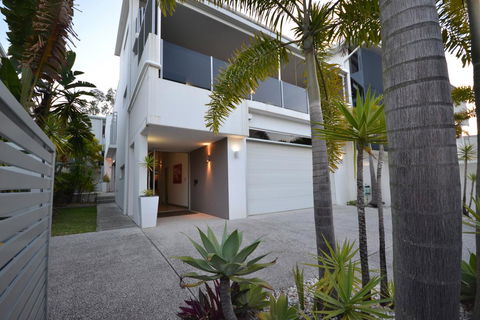 Alex Beach House - Accommodation in Brisbane 1