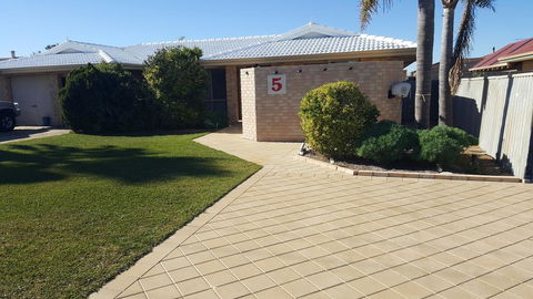 Alexander Drive B & B - Accommodation in Brisbane 2