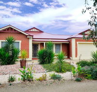 All Seasons Port Elliot Holiday House - Accommodation in Brisbane