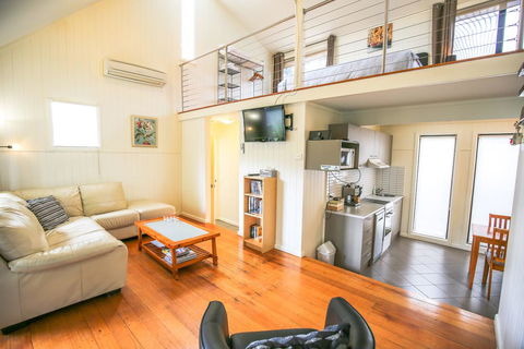 Allambie Cottages - Villa 3 - Accommodation in Brisbane 0