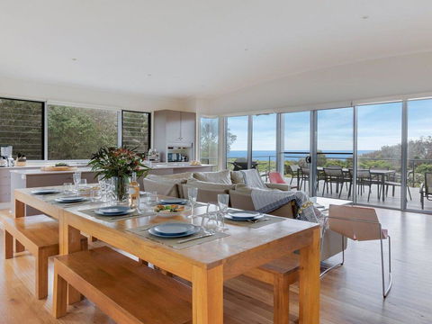Aloha - Direct Beach Access From Property - Accommodation in Brisbane 1