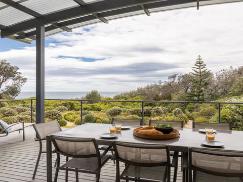 Aloha - Direct Beach Access From Property - Accommodation in Brisbane 0