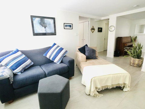Aloha Alex Beach House Pet-friendly- 450m To The Beach - Accommodation in Brisbane 2