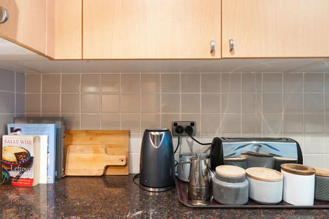 Amazing Studio With Pool In Central Sydney - Accommodation in Brisbane 3