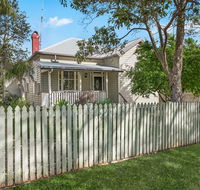 Ambiente Cottage - Pet and Family Friendly - Accommodation in Brisbane