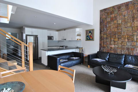 Angala 2 - Accommodation in Brisbane 3