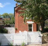 Annies Garden Cottage - Accommodation in Brisbane