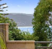APARTMENT 23 PACIFIC APARTMENTS - sit on the deck and soak in the view - Accommodation in Brisbane