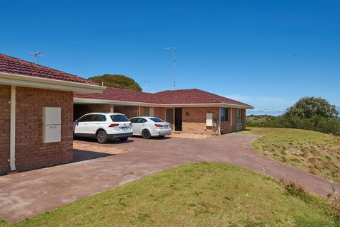 API Preston Beach Front Apartments - Accommodation in Brisbane 0