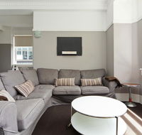 Apt - Sunny with Views - Accommodation in Brisbane