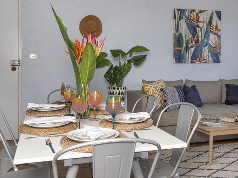 Armstrong Ridge - Affordable Beach Oasis - Accommodation in Brisbane 3