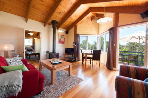 Art At Linden Gate - Accommodation in Brisbane 2