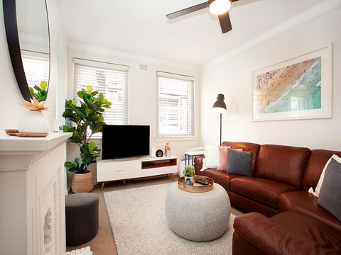 ART DECO DELIGHT-hosted By:L'Abode - Accommodation in Brisbane 2