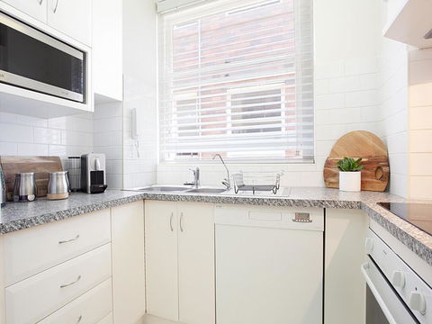 ART DECO DELIGHT-hosted By:L'Abode - Accommodation in Brisbane 3