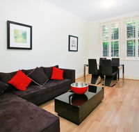 Art Deco in the Cul-de-Sac - Spacious Executive 1BR Potts Point Apartment in Quiet Cul-de-Sac - Accommodation in Brisbane