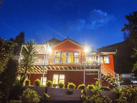 Artee House - A Bright Escape - Accommodation in Brisbane 2