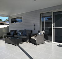 Ashley's retreat Short walk to beach - Accommodation in Brisbane