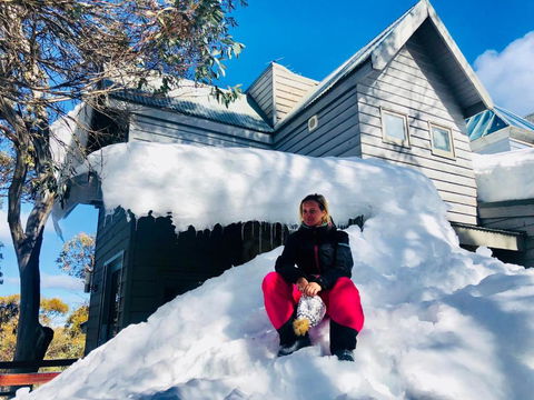 MAGNIFICENT SKIING ON MOUNT BULLER - Accommodation in Brisbane 2