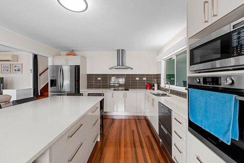 Manta Ray On The Beach - Accommodation in Brisbane 0