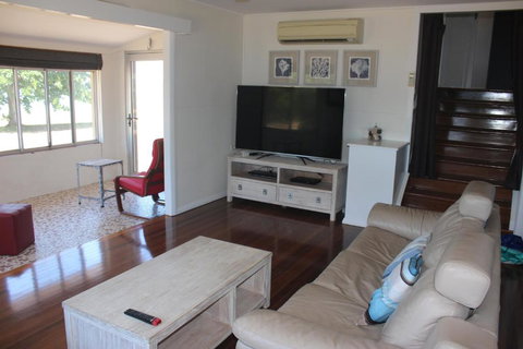 Manta Ray On The Beach - Accommodation in Brisbane 3