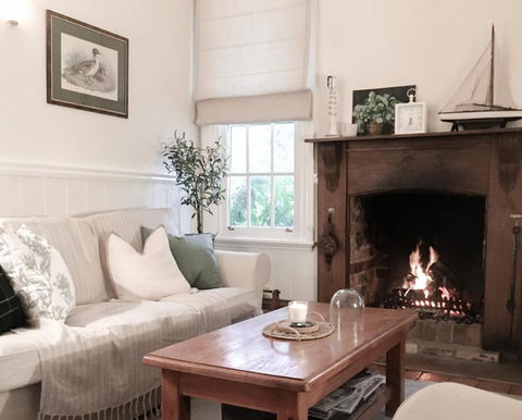 MARIGOLD COTTAGE Charming 1870s Central Daylesford Cottage - Accommodation in Brisbane 2