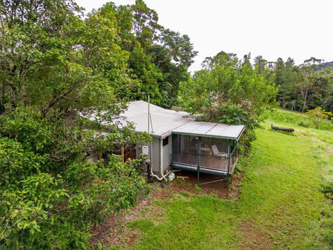 Mena Creek Flower House - Accommodation in Brisbane 3