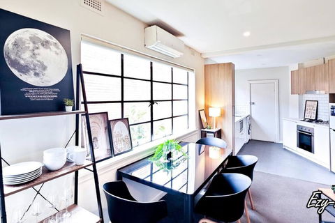 MCG 1BR Apartment For Family - Accommodation in Brisbane 0