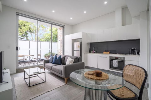 Modern 1-Bedroom Retreat - Accommodation in Brisbane 0