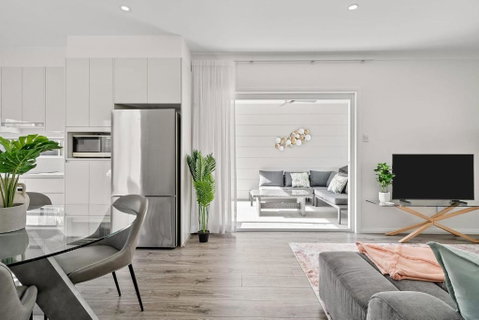 Modern 2 Bedroom Oasis 4 Mins Drive To The Beach - Accommodation in Brisbane 1