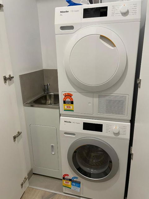 Modern Apartment On Courtney-02594 - Accommodation in Brisbane 3