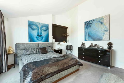 Modern Spacious 3 Bedroom Penthouse In Enmore - Accommodation in Brisbane 2