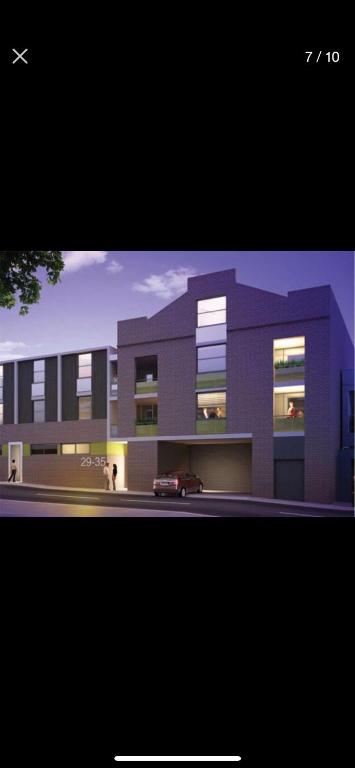 Modern Spacious 3 Bedroom Penthouse In Enmore - Accommodation in Brisbane 1